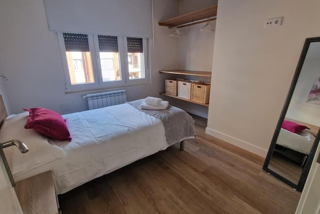 Apartamento Aires De Tineo Oviédo Exterior foto