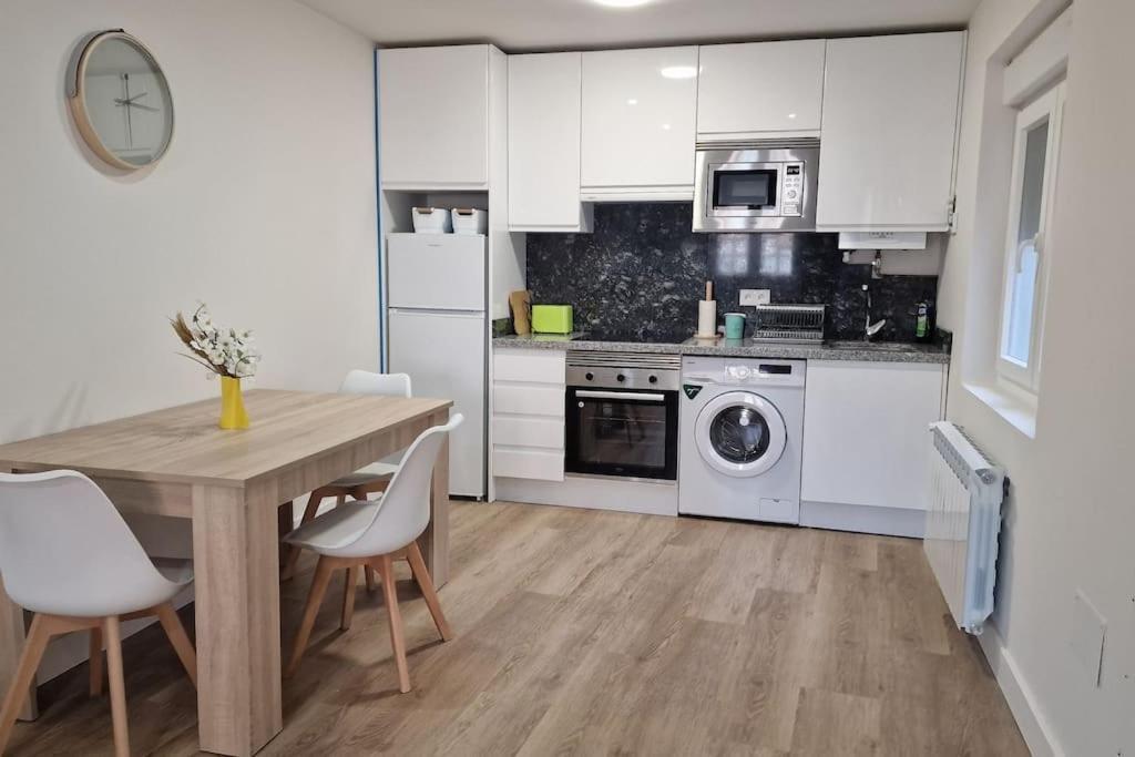 Apartamento Aires De Tineo Oviédo Exterior foto