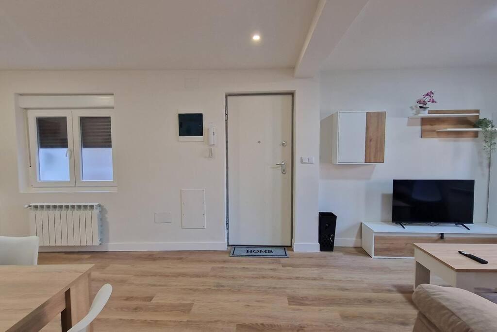 Apartamento Aires De Tineo Oviédo Exterior foto